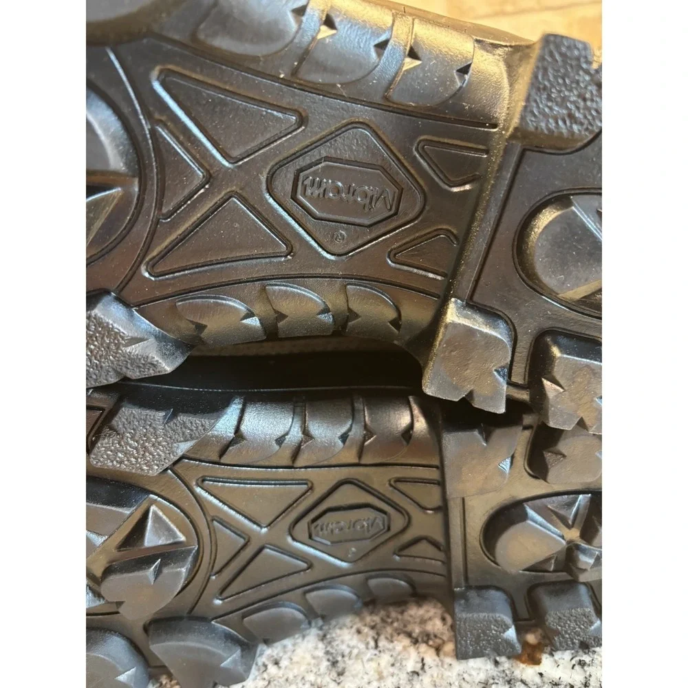 Men's 9.5 R black and gray Bates Tora Bora Alpine hiking/mountain combat hike